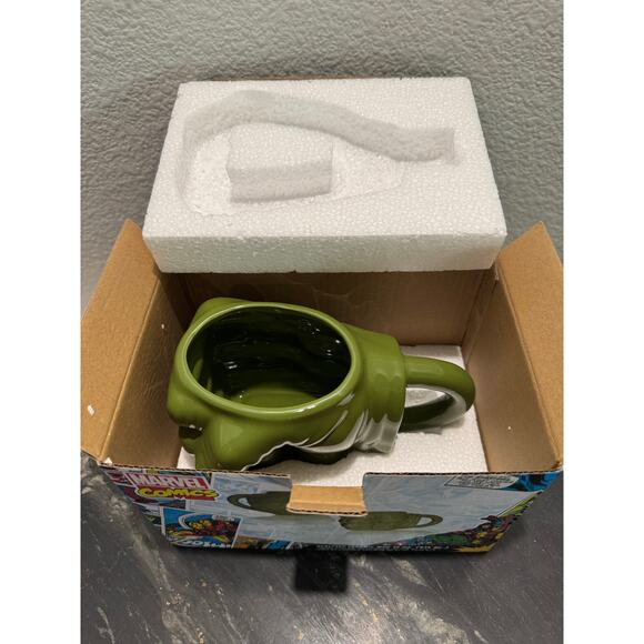 MARVEL COMICS NIB Sculpted Ceramic HULK 14 oz Mug - Picture 9 of 10
